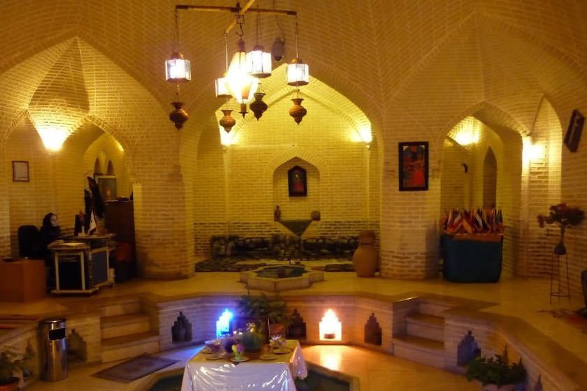 رستوران سنتی ابوالمعالی یزد