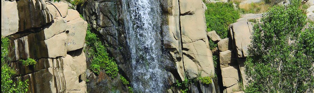 آبشار گنج‌نامه همدان