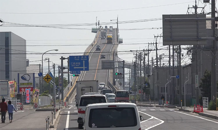 پل عجیب اشیما اوهاشی در ژاپن 